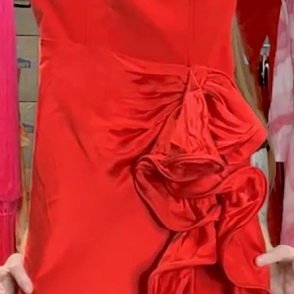 New Cinq a Sept Drina Gown in Pimento Red - Picture 5 of 8